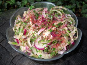 Türkischer Zwiebelsalat